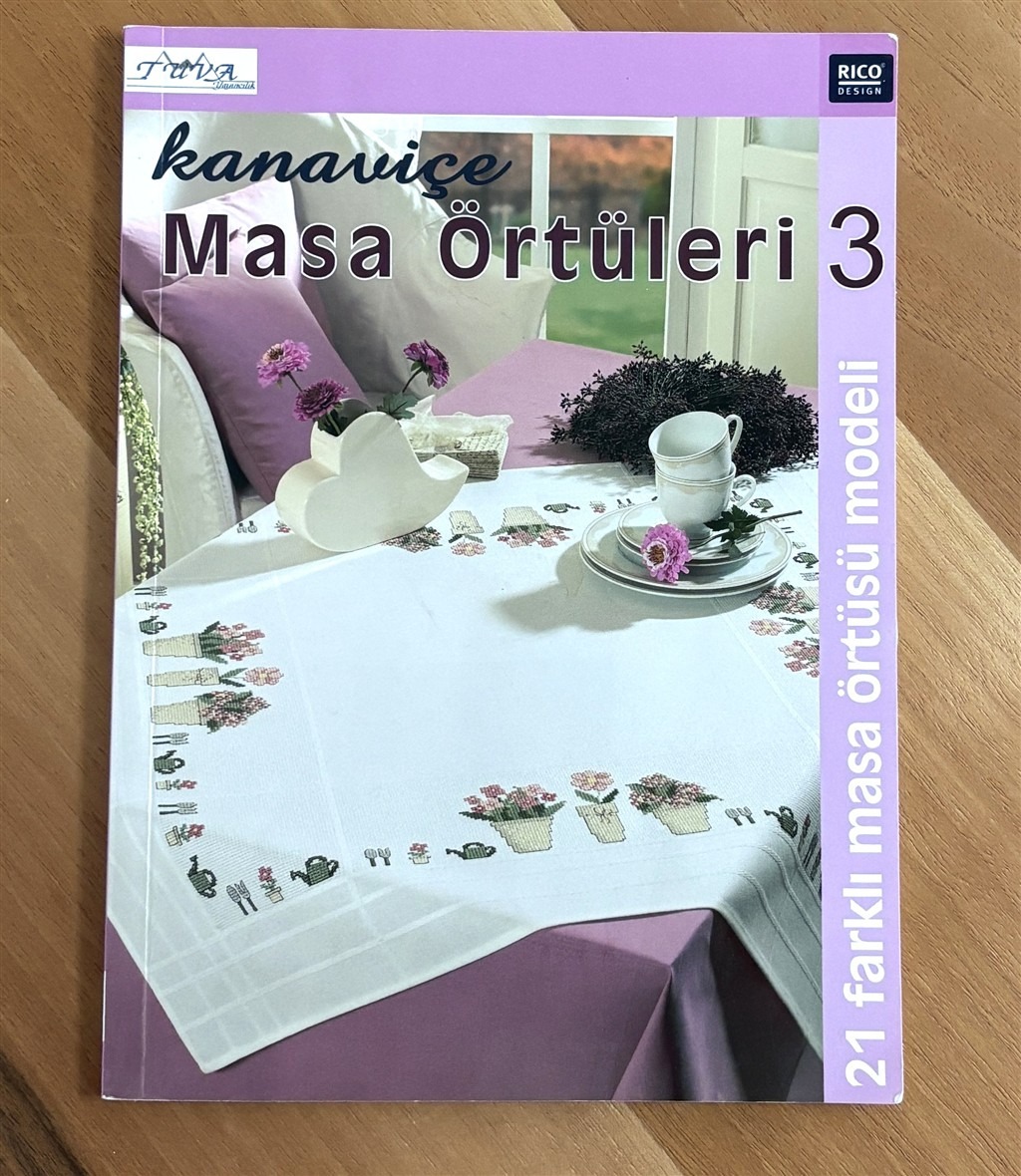 Kanaviçe Masa Örtüleri Kitabı
