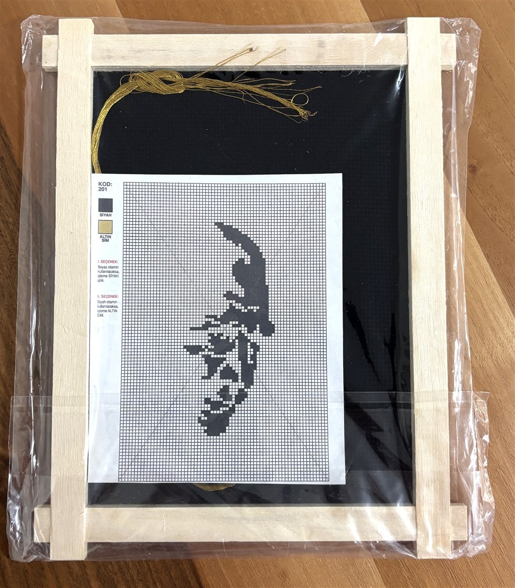 Ahşap Çerçeveli Kanaviçe Kit Atatürk Temalı